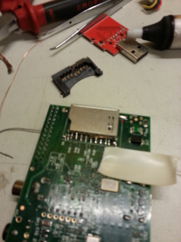 Replacing the SD Card Reader on a Raspberry Pi for 2.50 Euros